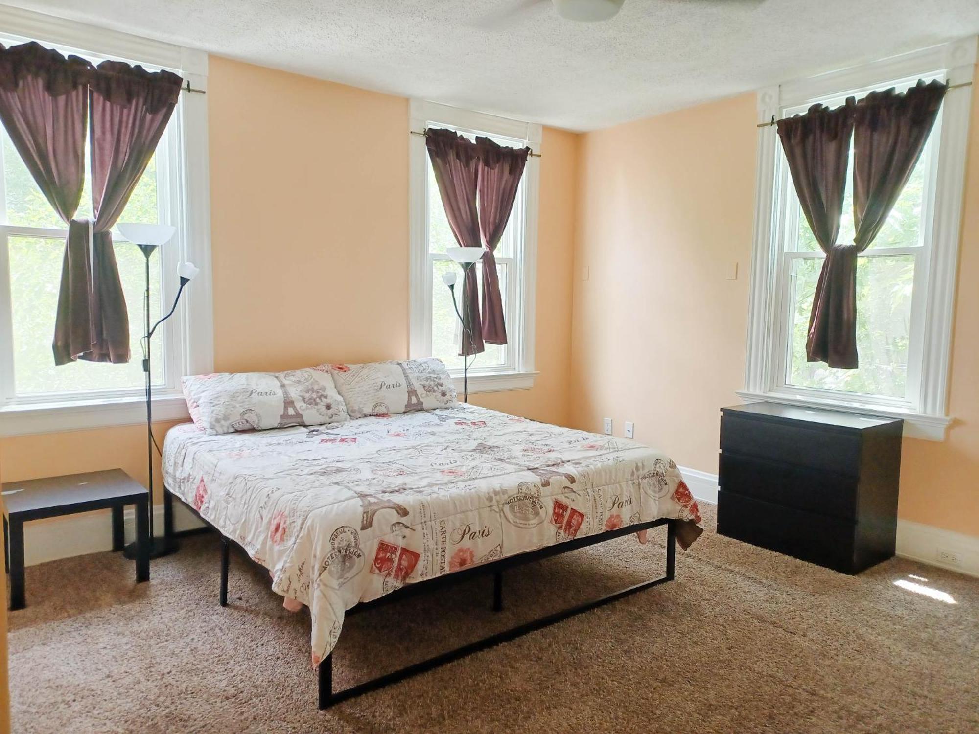 Huge 2 Bedroom House In The Heart Of Northside!