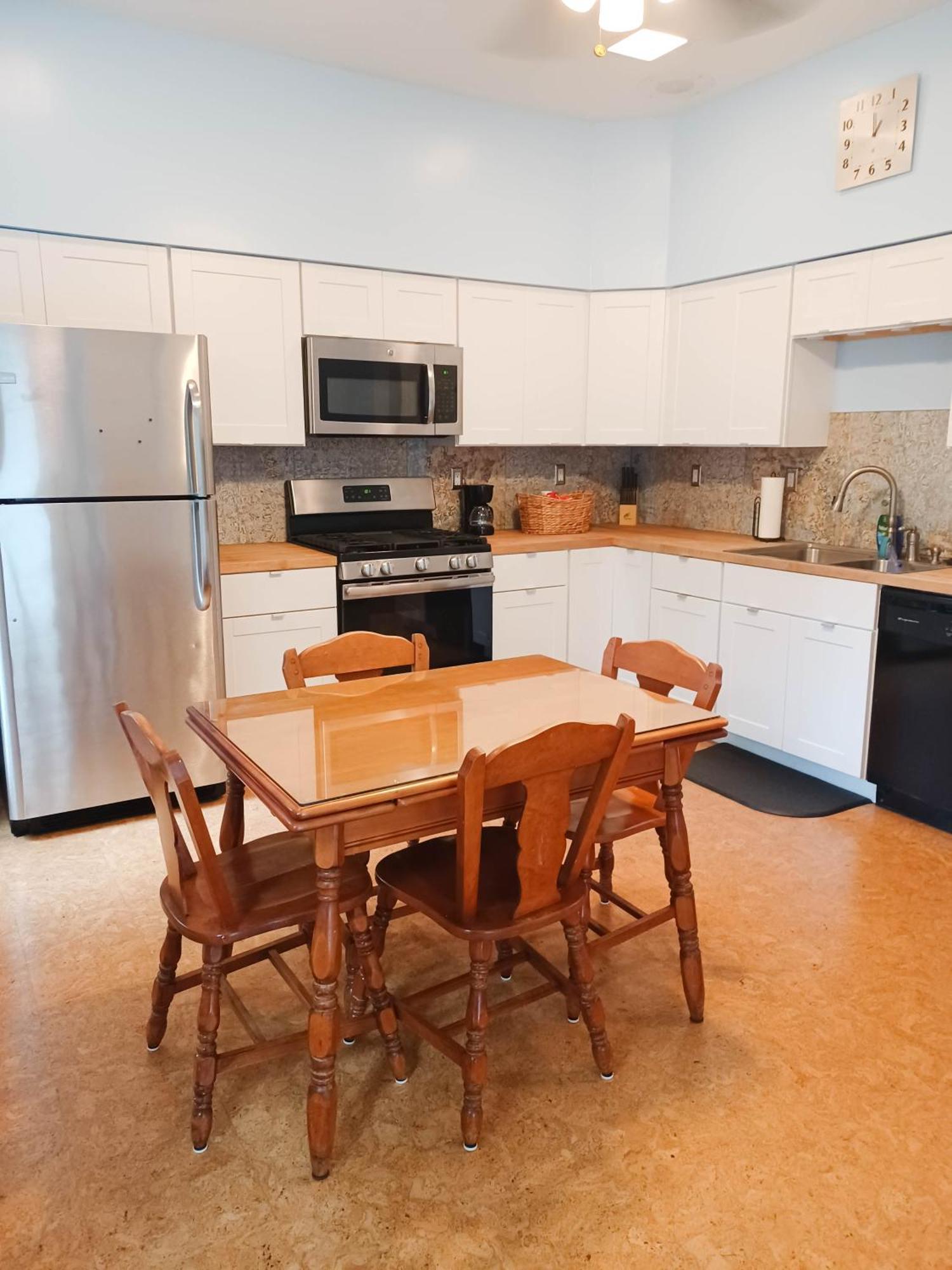 Huge 2 Bedroom House In The Heart Of Northside! *