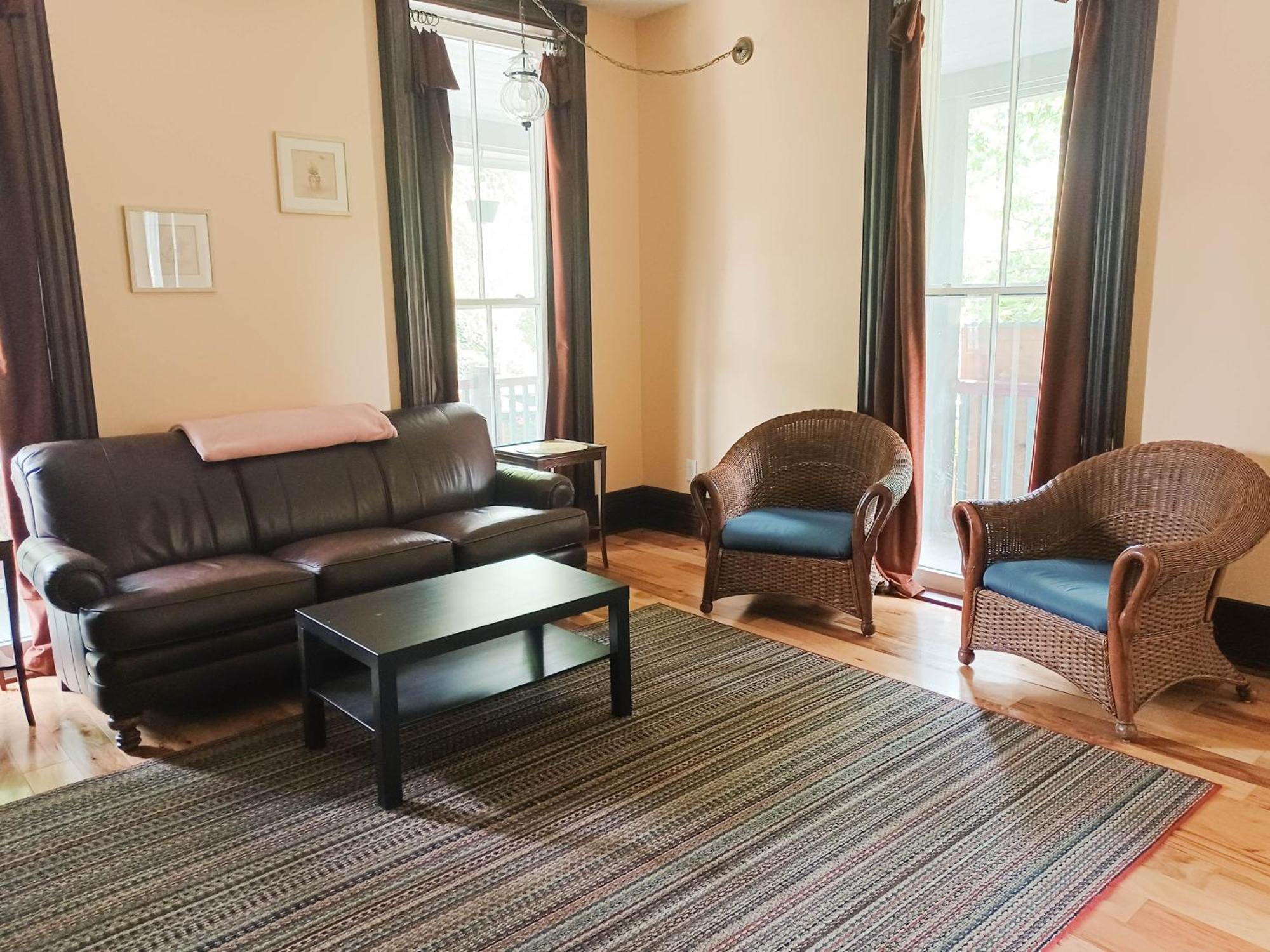 Huge 2 Bedroom House In The Heart Of Northside! Holiday home Cincinnati